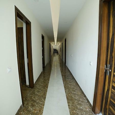 The English Garden Mohali Exterior foto