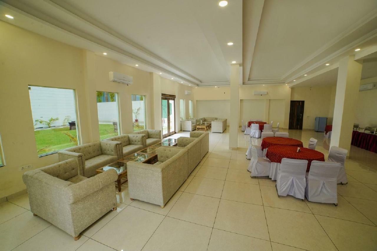 The English Garden Mohali Exterior foto